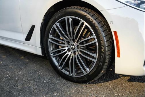 2019 BMW 530e xDrive iPerformance