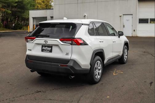 Ice Cap 2024 Toyota RAV4 LE