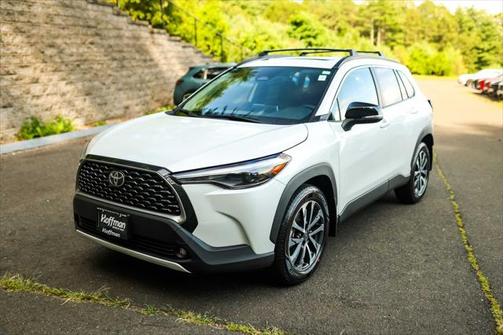 2025 Toyota Corolla Cross XLE