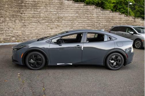 2025 Toyota Prius L