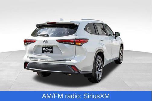 Wind Chill Pearl 2023 Toyota Highlander XLE