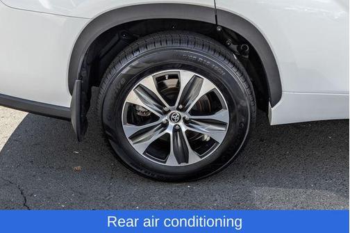 Wind Chill Pearl 2023 Toyota Highlander XLE