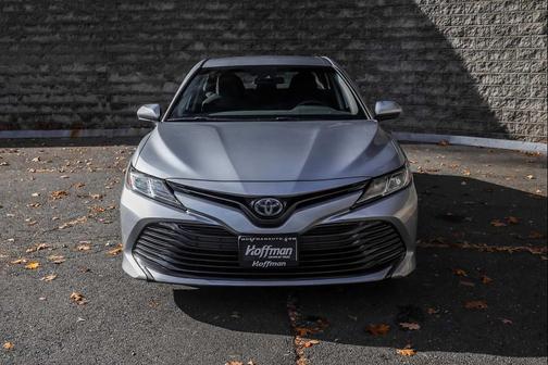 2019 Toyota Camry Hybrid LE