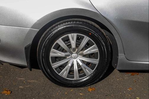 2019 Toyota Camry Hybrid LE