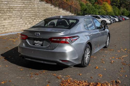 2019 Toyota Camry Hybrid LE