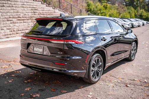 2025 Toyota Crown Signia XLE