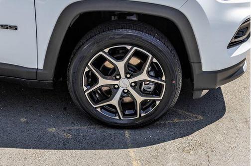Bright White Clearcoat 2024 Jeep Compass Limited