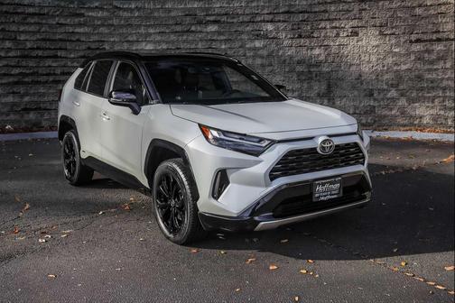 2022 Toyota RAV4 Hybrid SE