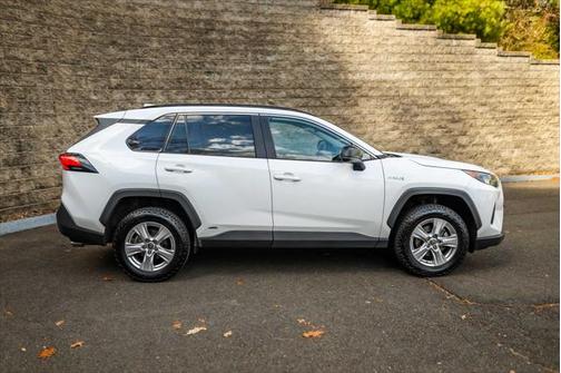 2021 Toyota RAV4 Hybrid LE