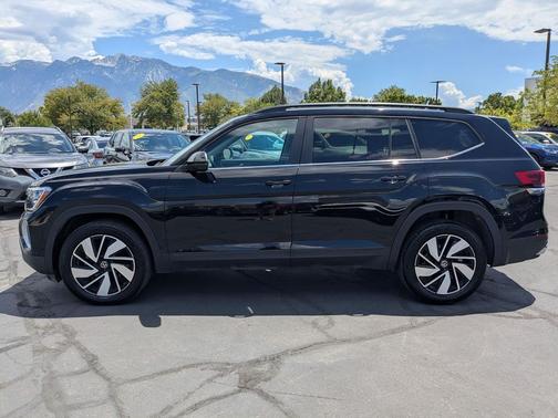 Deep Black Pearl 2026 Volkswagen Atlas 2.0T SE w/Technology 4MOTION