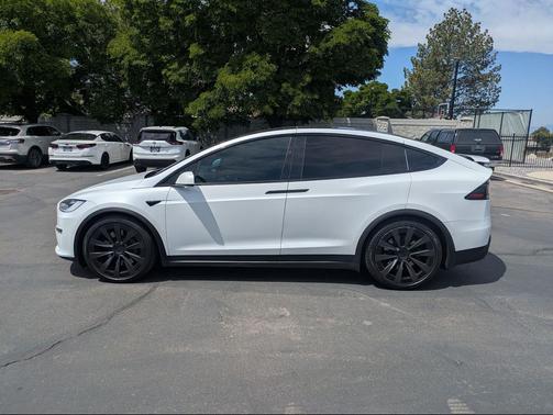 Midnight Silver Metallic 2023 Tesla Model X Standard Range