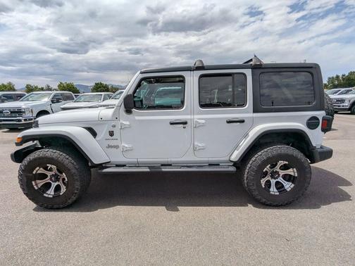 Bright White Clearcoat 2018 Jeep Wrangler Unlimited Sahara