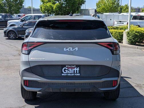 Wolf Gray 2024 Kia Sportage X-Line