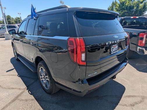 Dark Matter Gray Metallic 2025 Ford Expedition Active