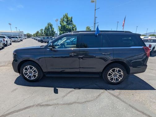 Dark Matter Gray Metallic 2025 Ford Expedition Active