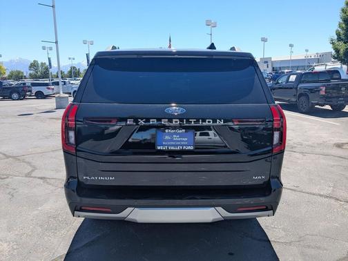 Dark Matter Gray Metallic 2026 Ford Expedition Max Platinum