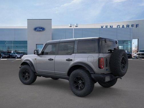 Carbonized Gray Metallic 2026 Ford Bronco Badlands