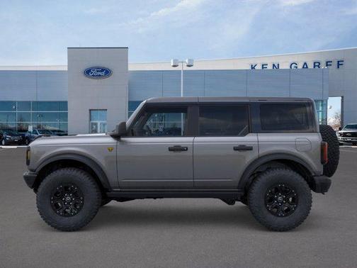 Carbonized Gray Metallic 2026 Ford Bronco Badlands
