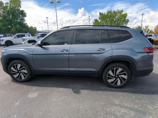 Platinum Gray Metallic 2025 Volkswagen Atlas 2.0T SE w/Technology 4MOTION