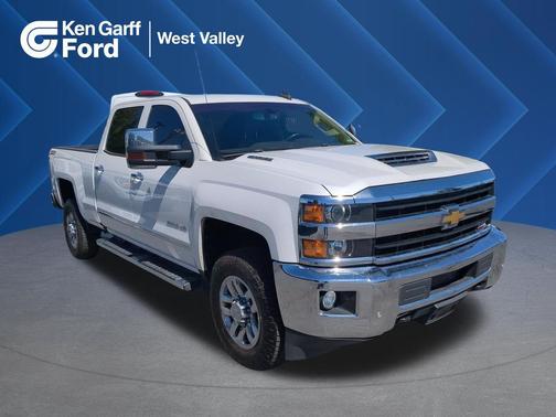 Iridescent Pearl Tricoat 2019 Chevrolet Silverado 2500 LTZ
