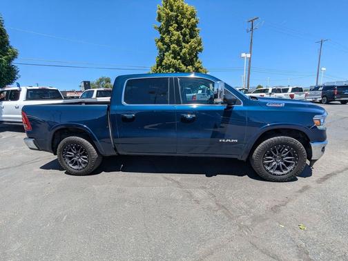 Patriot Blue Pearlcoat 2022 RAM 1500 Laramie
