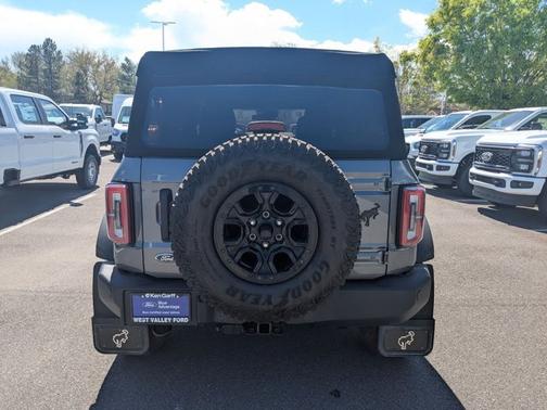 CARBONIZED GREY METALLIC 2023 Ford Bronco WILDTRAK