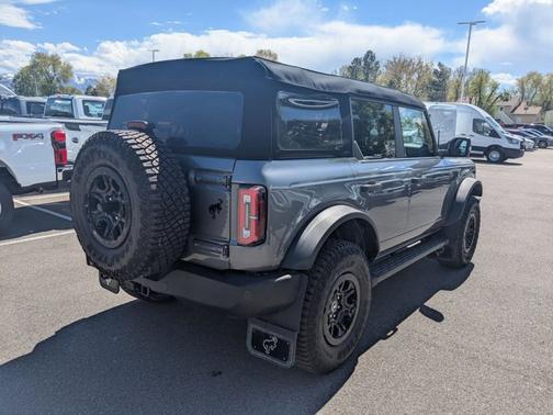 CARBONIZED GREY METALLIC 2023 Ford Bronco WILDTRAK