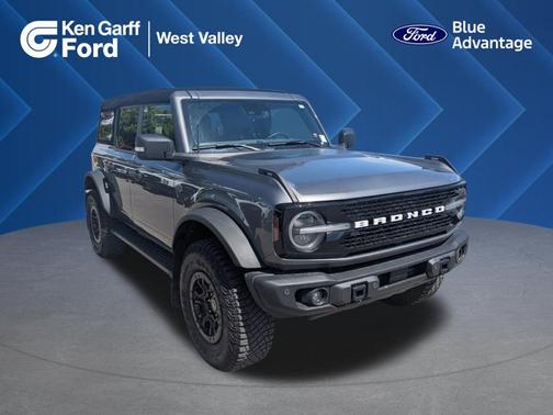 CARBONIZED GREY METALLIC 2023 Ford Bronco WILDTRAK