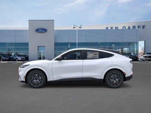 Star White Metallic Tri-Coat 2026 Ford Mustang Mach-E Premium