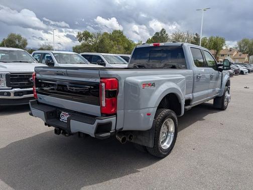 GLACIER GREY METALLIC 2026 Ford F-450 PLATINUM DRW