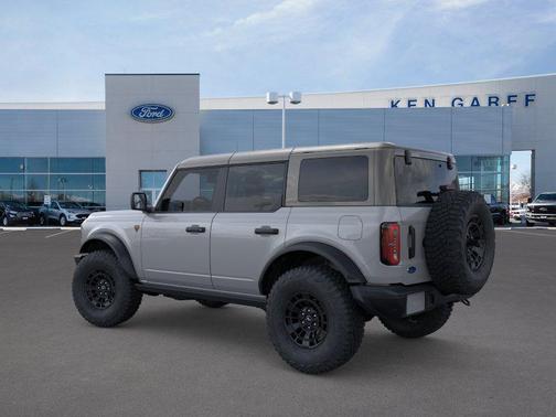 Avalanche Gray 2026 Ford Bronco Badlands