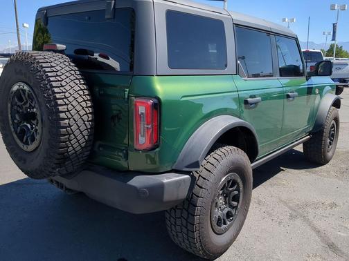 Eruption Green Metallic 2023 Ford Bronco Wildtrak