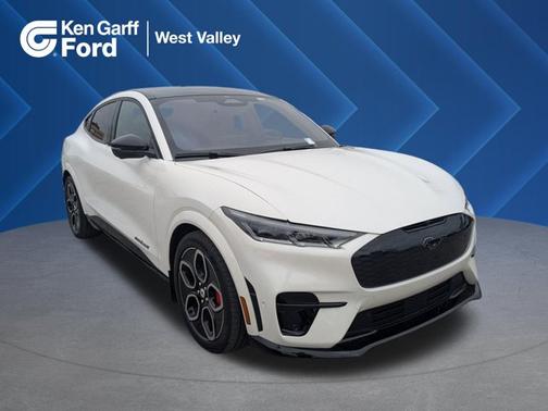 STAR WHITE MET TRI-COAT 2023 Ford Mustang Mach-E GT