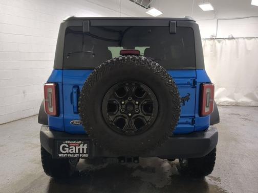 VELOCITY BLUE METALLIC 2021 Ford Bronco WILDTRAK