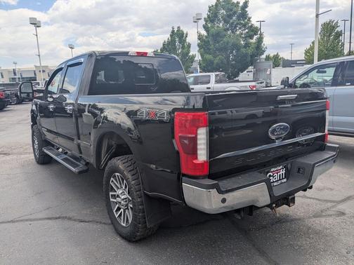 Black 2017 Ford F-250 Lariat
