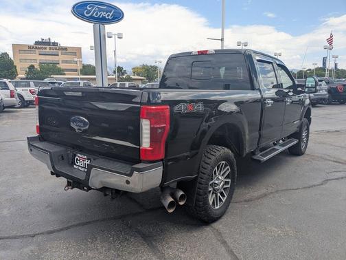 Black 2017 Ford F-250 Lariat
