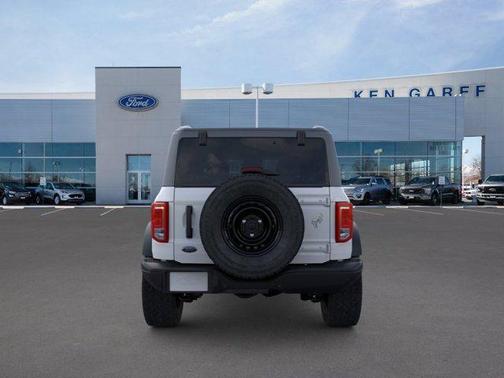 Oxford White 2026 Ford Bronco Big Bend
