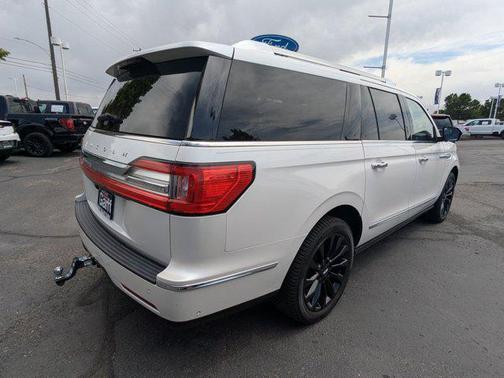 White Platinum Clearcoat Metallic 2018 Lincoln Navigator L Reserve