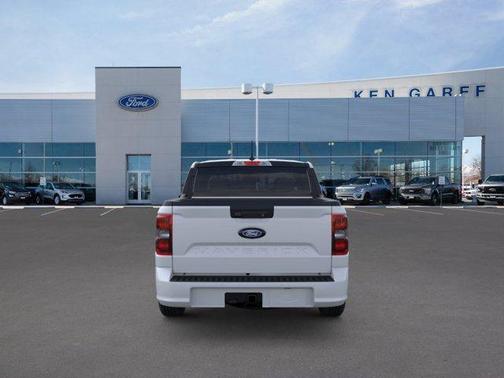 Space White Metallic 2026 Ford Maverick Lobo High