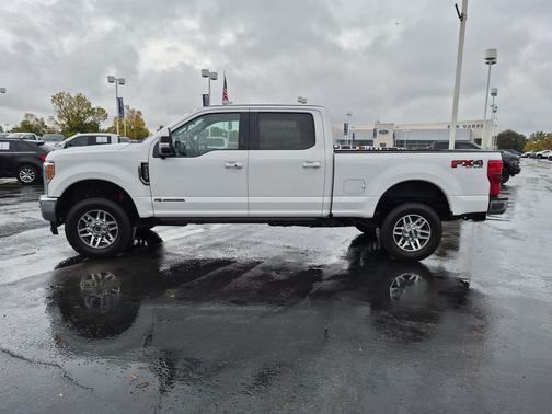 Oxford White 2017 Ford F-350 Lariat
