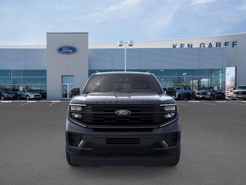 Agate Black Metallic 2026 Ford Expedition Max Platinum
