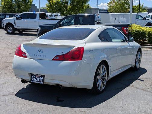Ivory Pearl 2008 INFINITI G37 Journey