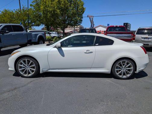 Ivory Pearl 2008 INFINITI G37 Journey