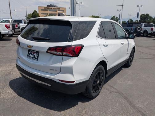 Summit White 2022 Chevrolet Equinox 1LT