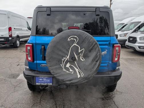 VELOCITY BLUE METALLIC 2023 Ford Bronco BADLANDS