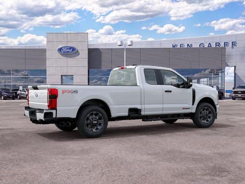 Oxford White 2027 Ford F-350 XL