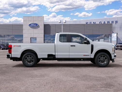 Oxford White 2027 Ford F-350 XL