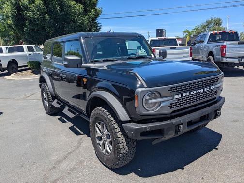 Shadow Black 2024 Ford Bronco Badlands