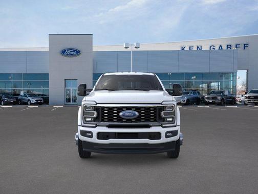 Star White Metallic Tri-Coat 2026 Ford F-450 Platinum