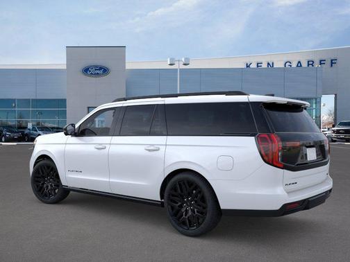 Star White Metallic Tri-Coat 2026 Ford Expedition Max Platinum